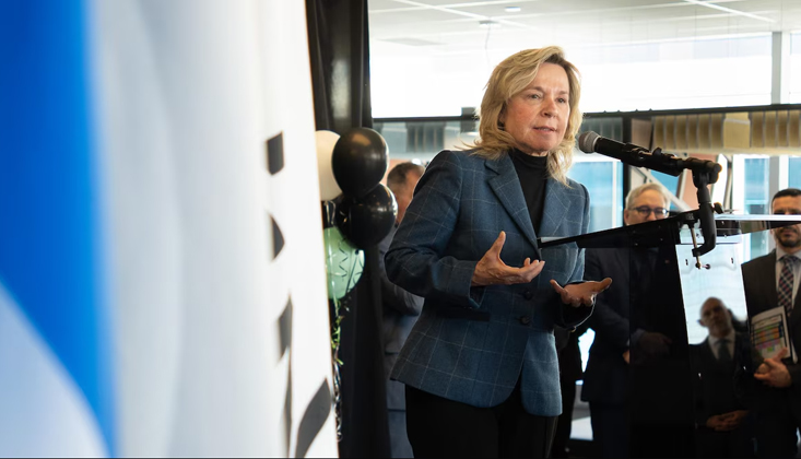 留学生暴减 魁省部长访欧修补PEQ引发的信任危机